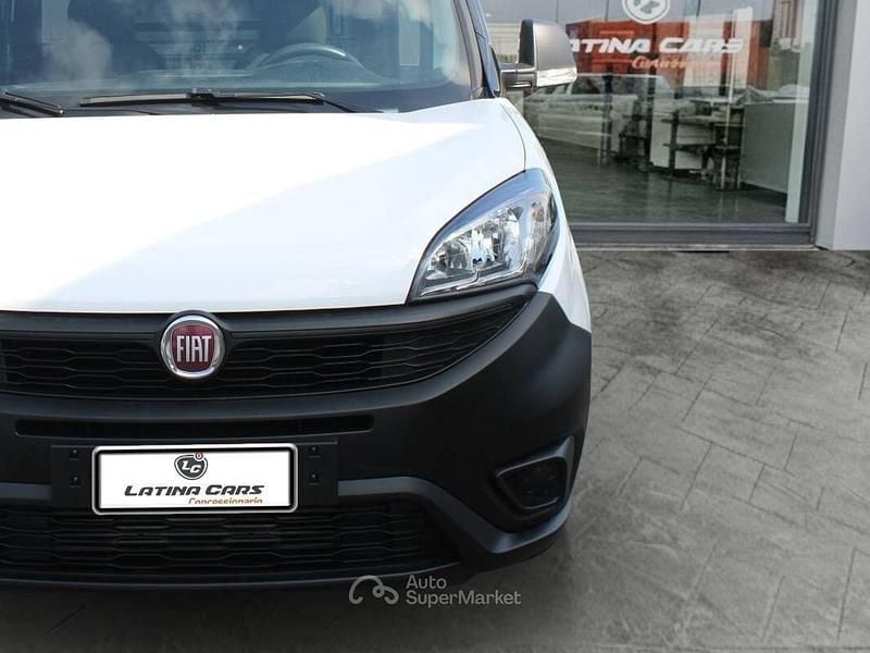 Käytetty Fiat Doblò 95 HP (69 kW) 2021 Valkoinen Tila-auto