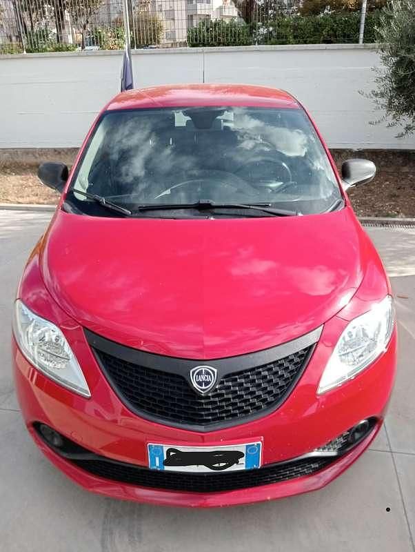 Rosso Usata 2018 Lancia Ypsilon Due volumi | 8900 € (Buon prezzo) - Immagine 1/4