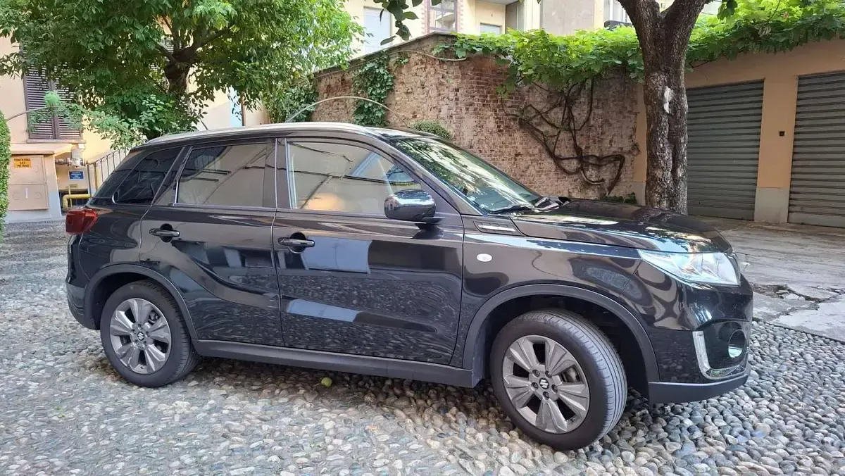 Usata Suzuki Vitara Cool 111 CV (81 kW) 2019 Nero SUV
