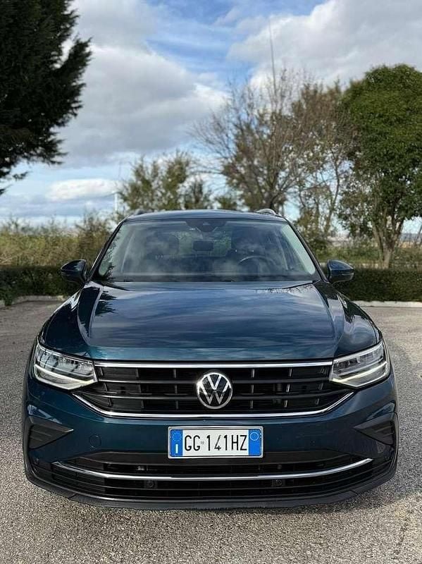 Usata VW Tiguan Life 150 CV (110 kW) 2021 Blu/azzurro SUV