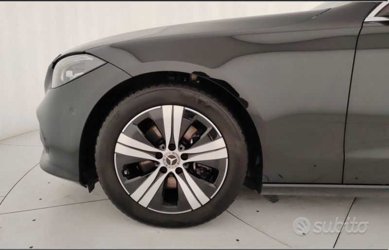 Usata Mercedes C200 163 CV (119 kW) 2023 Nero Berlina