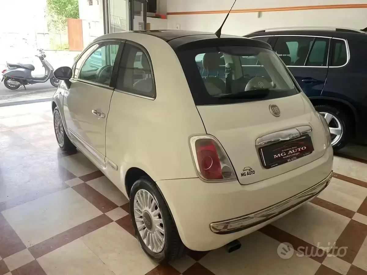 Käytetty Fiat 500 Lounge 69 HP (50 kW) 2008 Valkoinen Sedan