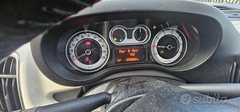 Usata Fiat 500L Trekking 120 CV (88 kW) 2013 Bianco Monovolume