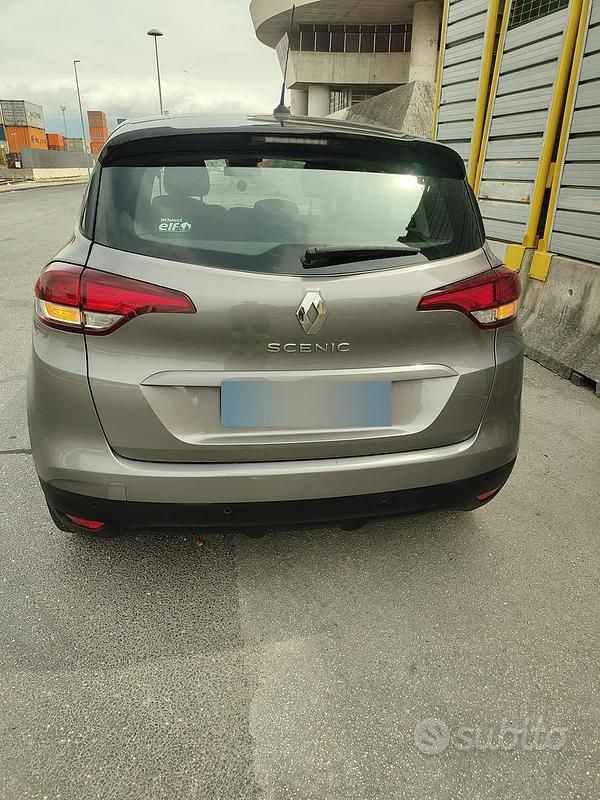 Usata Renault Scénic IV 120 CV (88 kW) 2018 Grigio Monovolume
