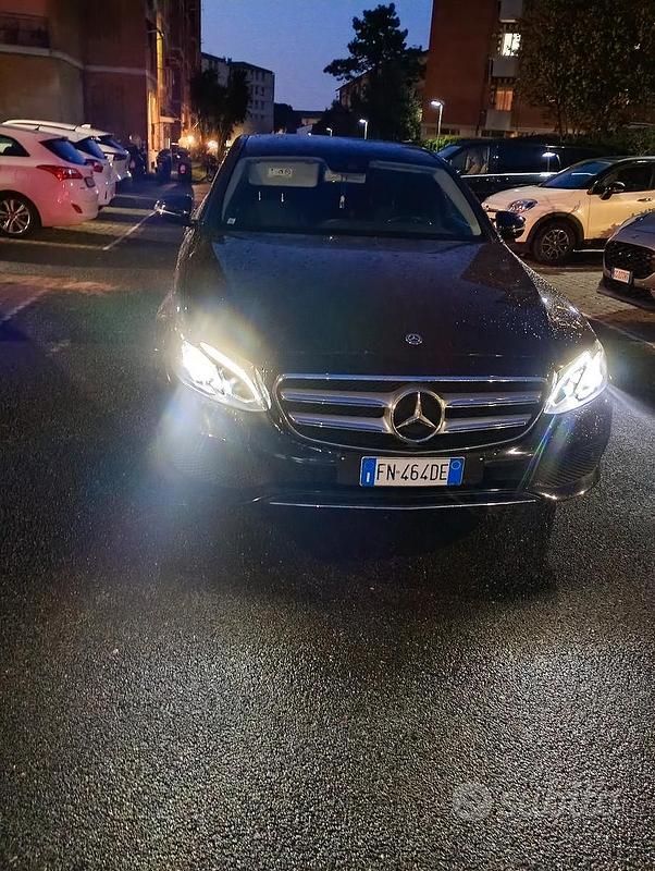 Usata Mercedes E220 194 CV (142 kW) 2018 Nero Berlina