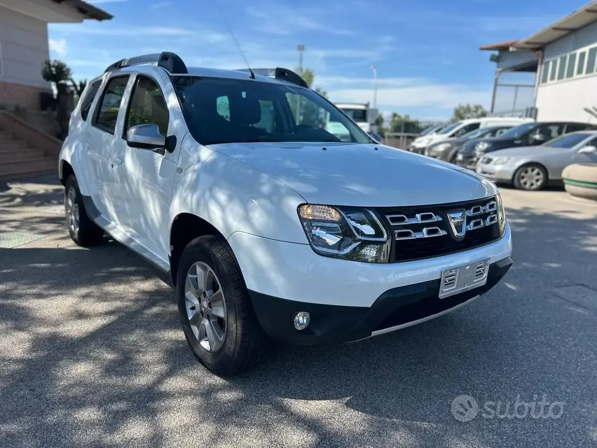Usata Dacia Duster Lauréate 109 CV (80 kW) 2014 Bianco SUV