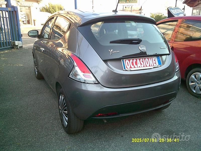 Usata Lancia Ypsilon S 69 CV (50 kW) 2023 Grigio Utilitaria