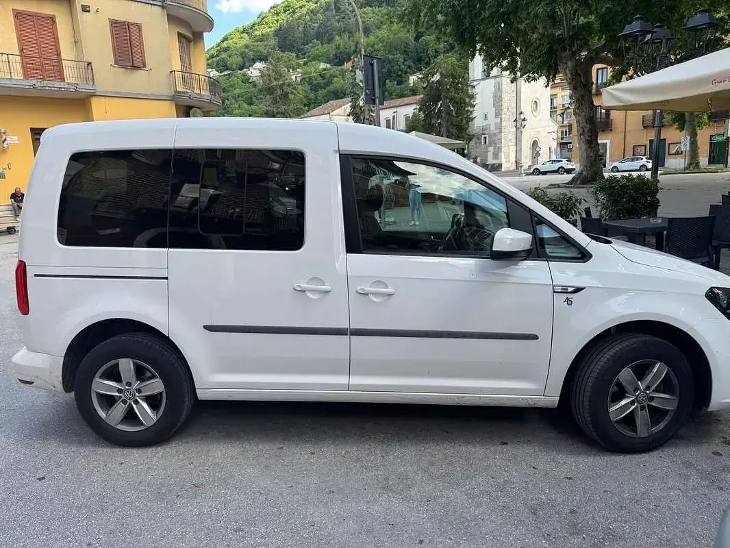 Usata VW Caddy Life 102 CV (75 kW) 2018 Bianco Monovolume