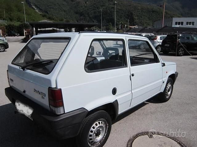 Begagnad Fiat Panda Young 45 HK (33 kW) 1994 Vit Sedan