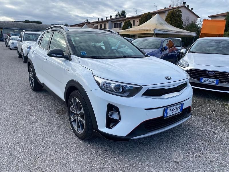 Usata Kia Stonic 101 CV (74 kW) 2019 Bianco SUV