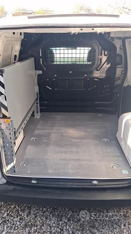 Usata Fiat Fiorino 80 CV (58 kW) 2021 Bianco Monovolume