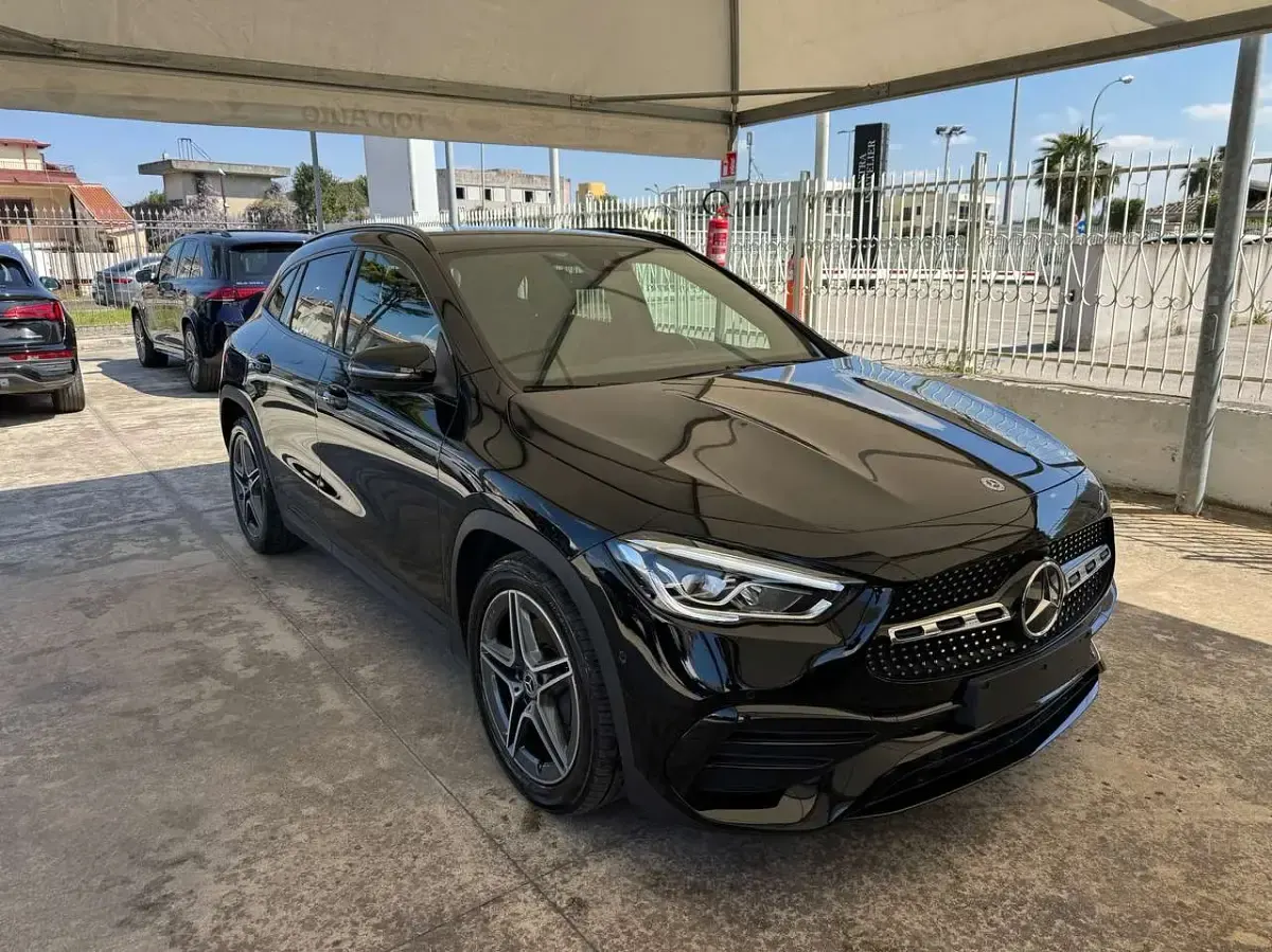 Usata Mercedes GLA200 Premium 150 CV (110 kW) 2020 Nero SUV
