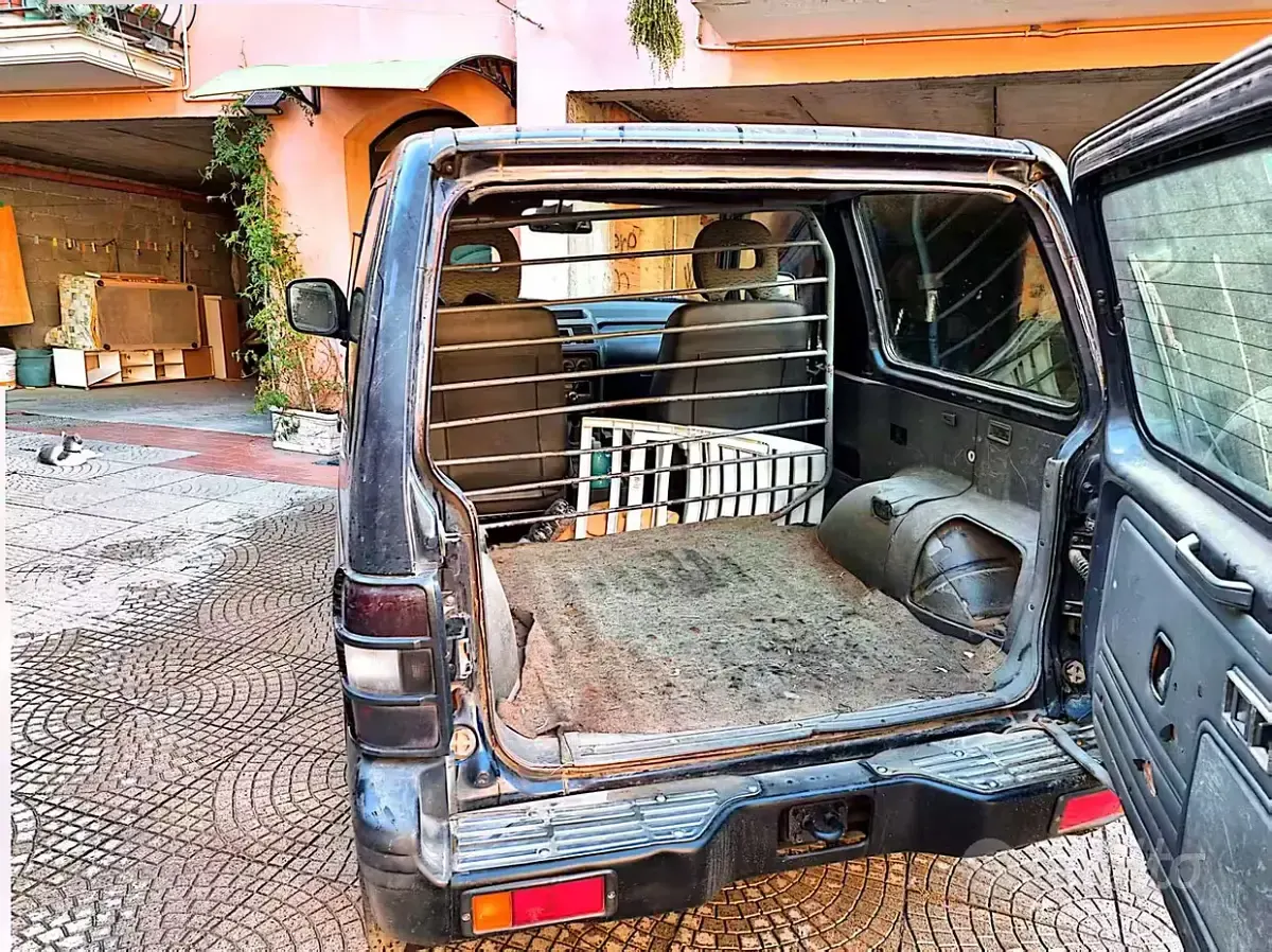 Usata Mitsubishi Pajero 115 CV (84 kW) 2001 SUV