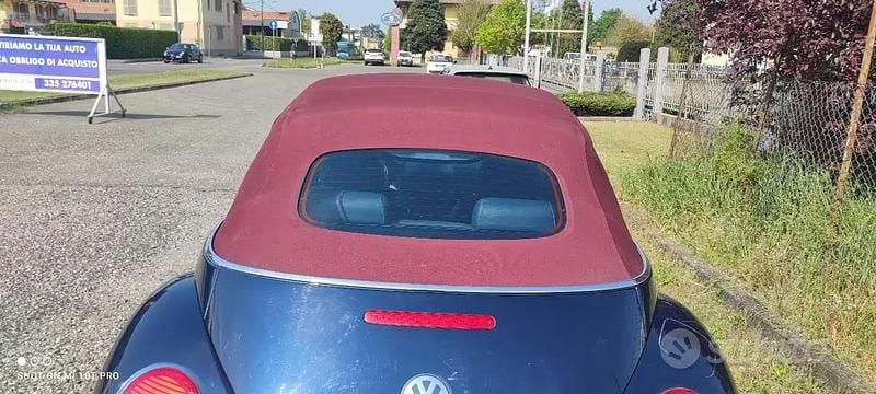 Usata VW New Beetle 102 CV (75 kW) 2003 Blu Utilitaria