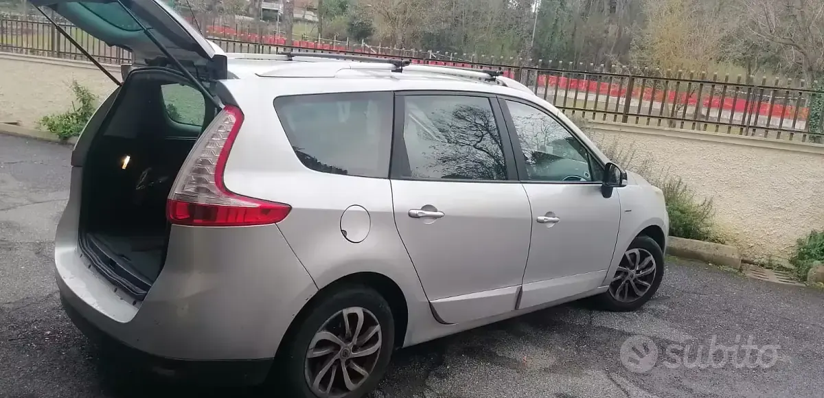 Usata Renault Scénic III LIMITED 110 CV (80 kW) 2015 Grigio Monovolume