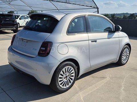 Nuova Fiat 500e Tech 86 kW (118 CV) 2026 Azzurro Utilitaria