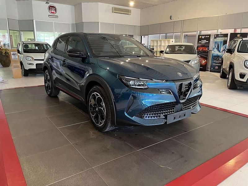 Nuova Alfa Romeo Junior Edizione Speciale 114 kW (156 CV) 2026 Blu navigli SUV