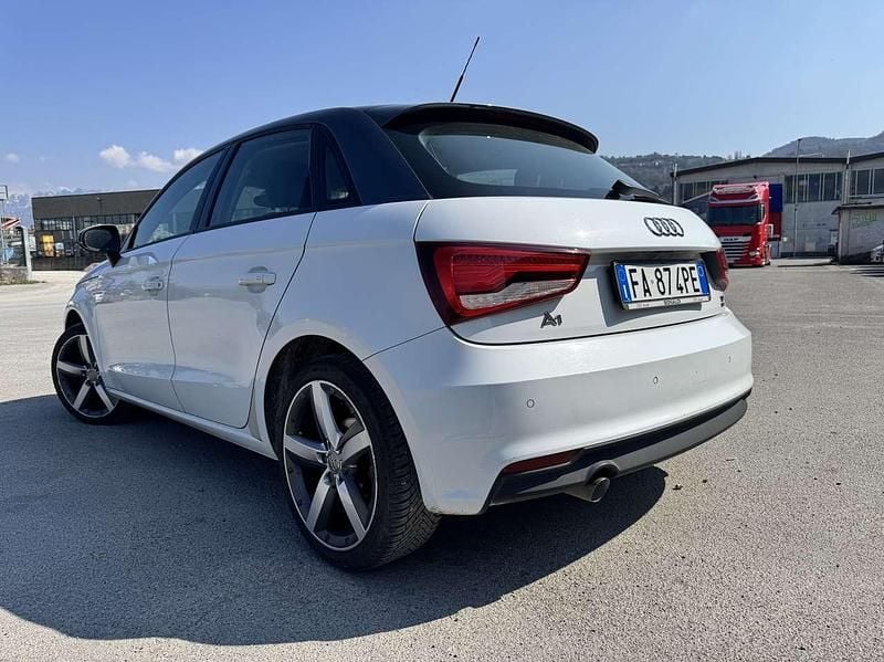 Usata Audi A1 Sportback Ambiente 90 CV (66 kW) 2015 Other Utilitaria