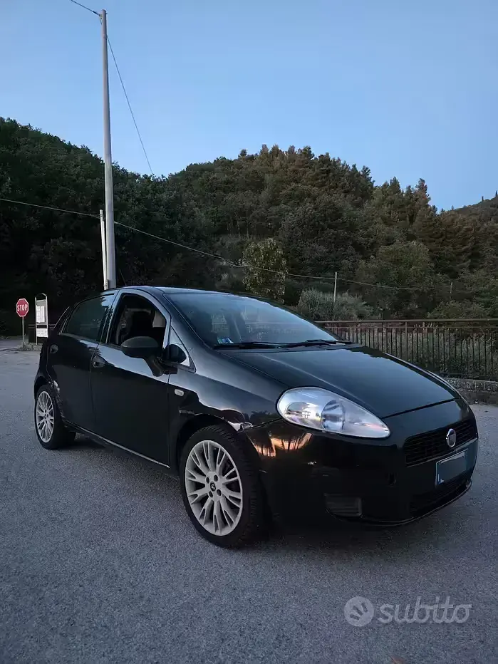 Usata Fiat Grande Punto Sport 75 CV (55 kW) 2012 Nero Utilitaria