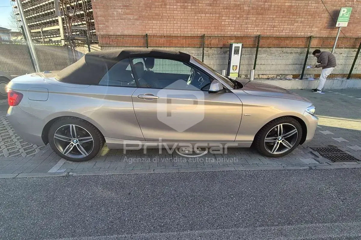 Usata BMW 218 Sport Line 136 CV (100 kW) 2016 Grigio Cabrio