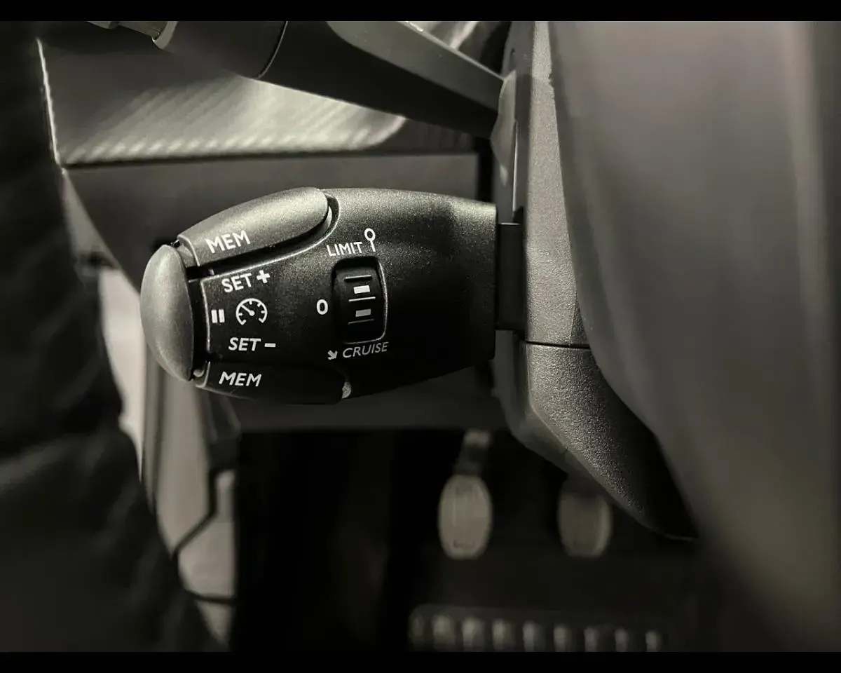 Nuova Peugeot 208 Style 100 CV (73 kW) 2026 Nero Utilitaria