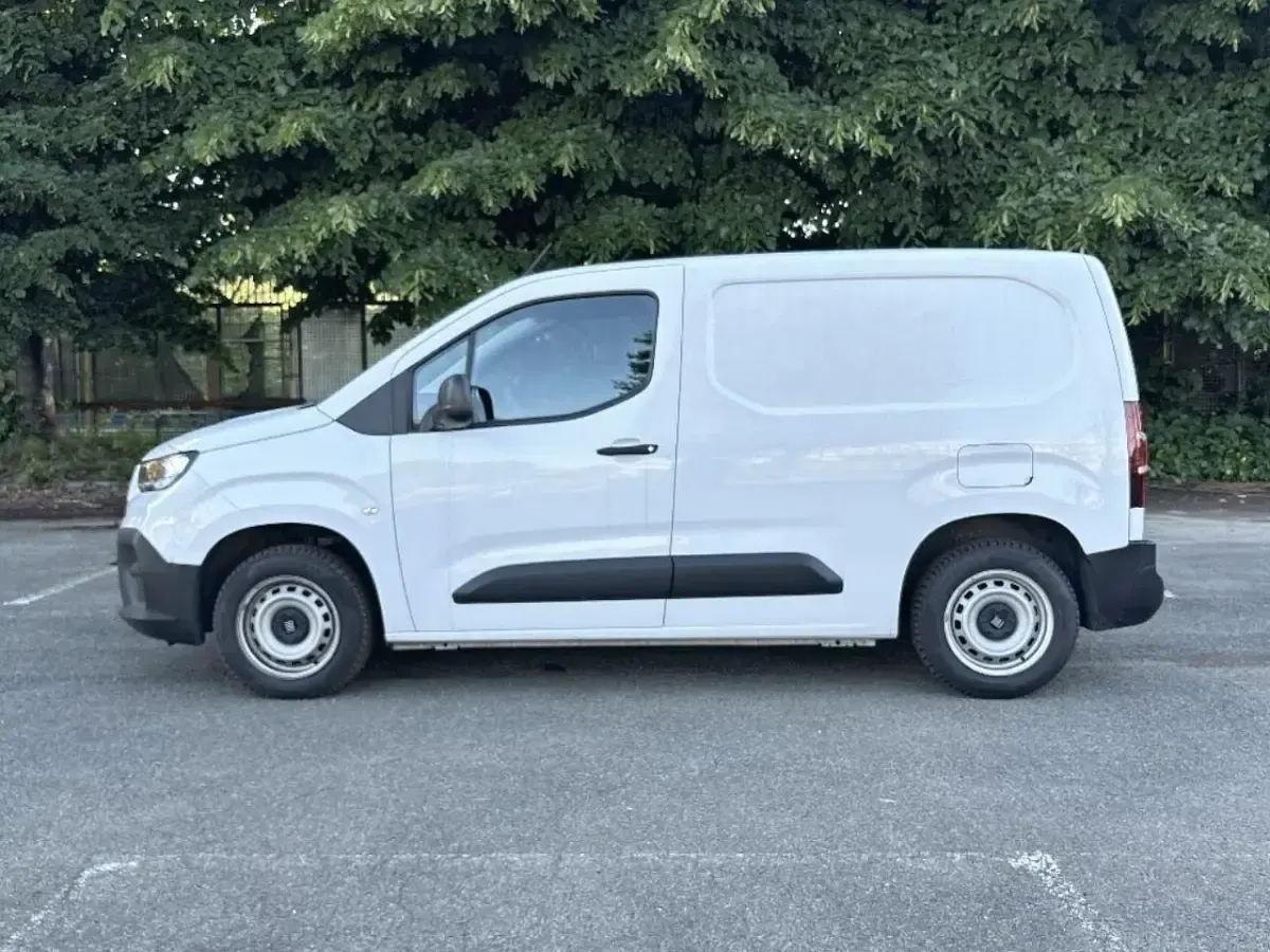 Usata Fiat Doblò 102 CV (75 kW) 2025 Bianco Monovolume