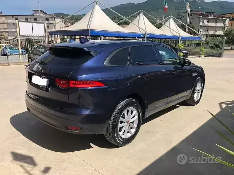 Usata Jaguar F-Pace Portfolio 180 CV (132 kW) 2017 Blu SUV
