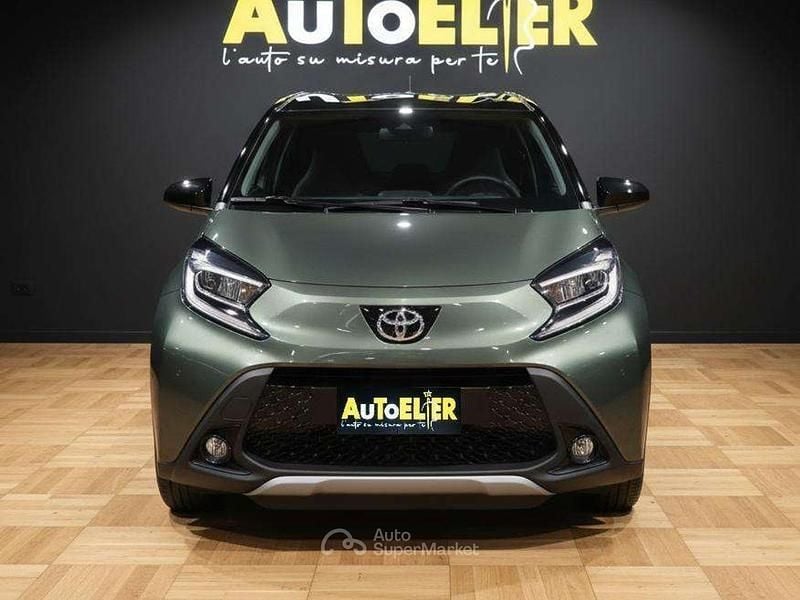 Usata Toyota Aygo X Lounge 72 CV (52 kW) 2022 Bicolore SUV