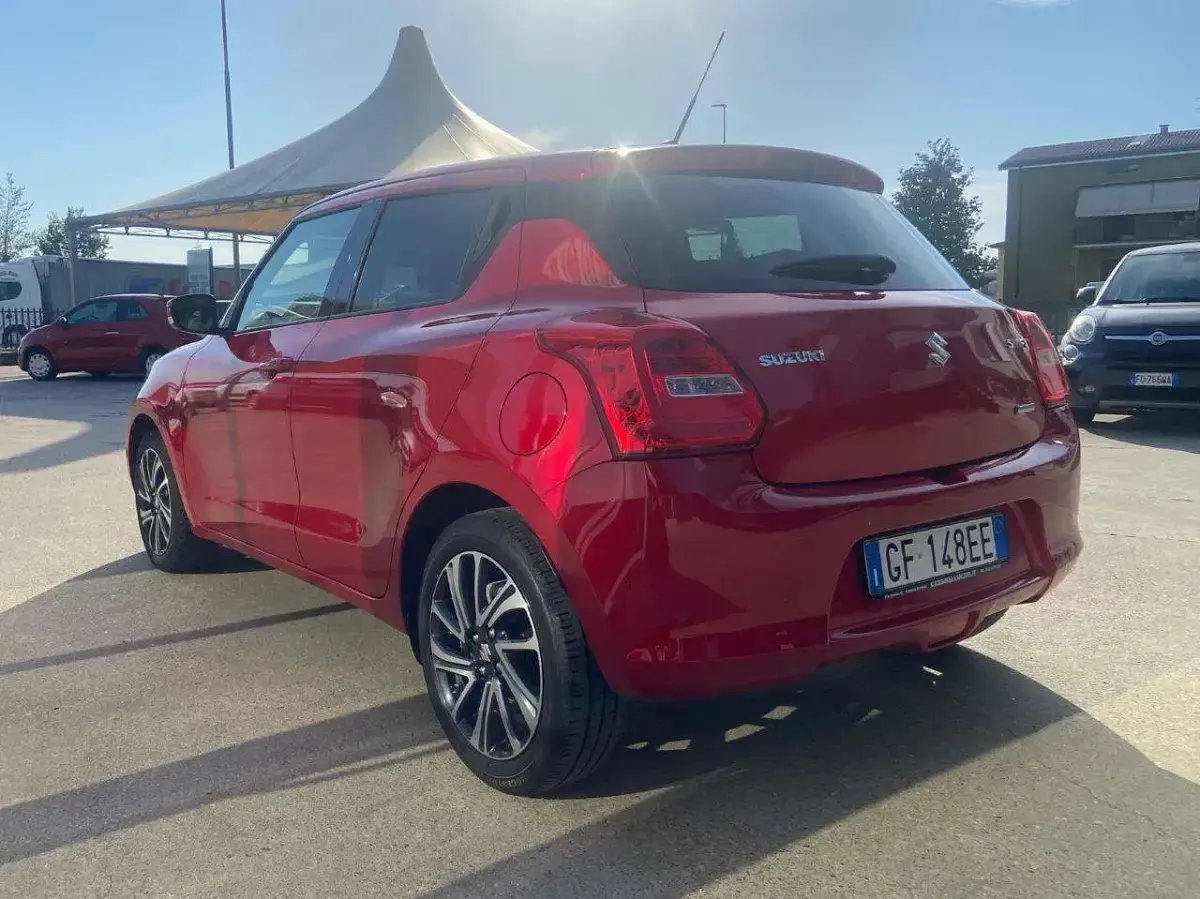 Usata Suzuki Swift 83 CV (61 kW) 2021 Rosso Utilitaria