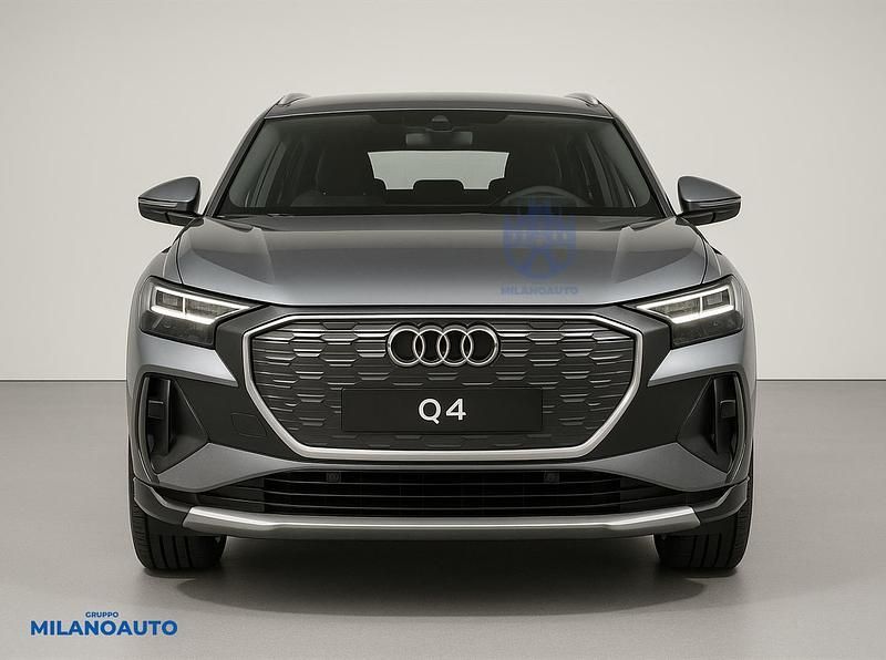 Käytetty Audi Q4 e-tron Comfort 194 kW (265 HP) 2022 Harmaa Katumaasturi