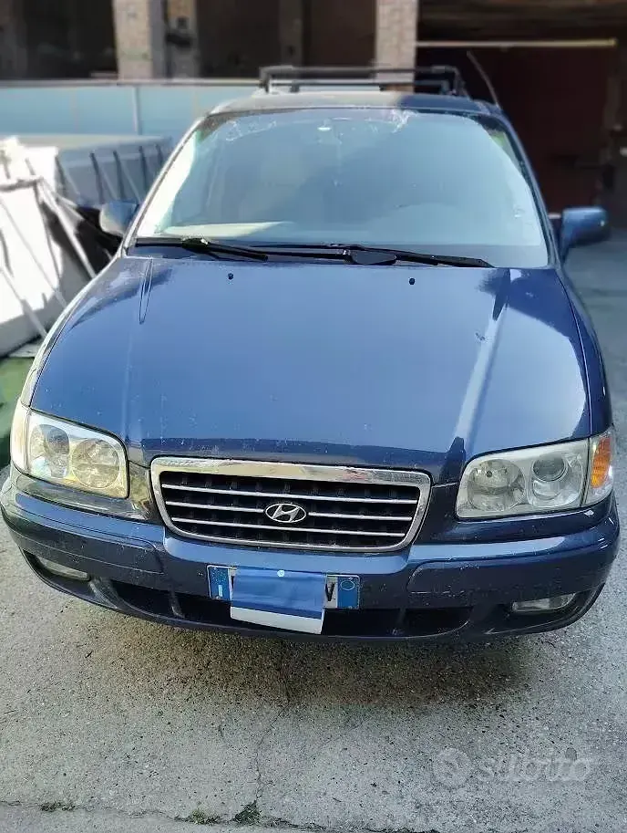 Usata Hyundai Trajet 140 CV (102 kW) 2006 Blu Monovolume
