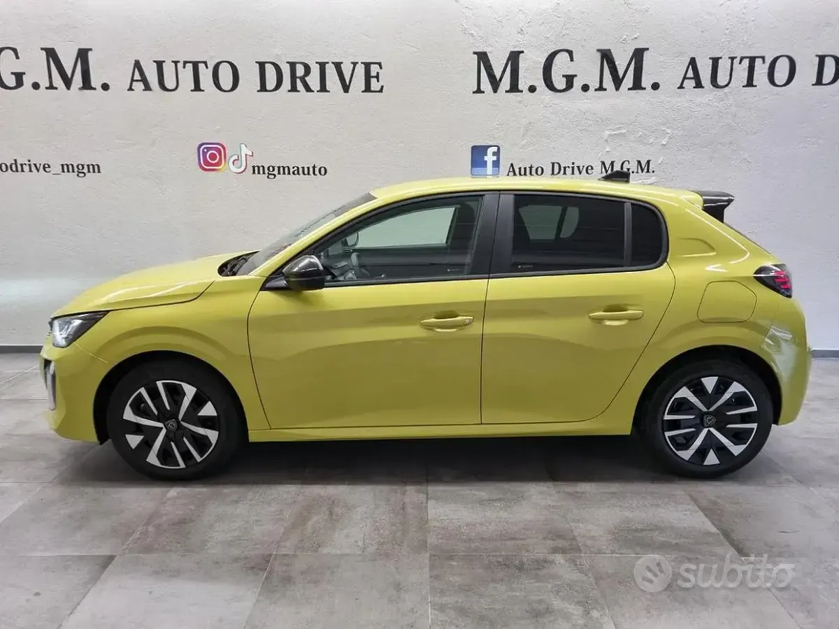 Nuova Peugeot 208 Business-Line 101 CV (74 kW) 2026 Giallo Utilitaria