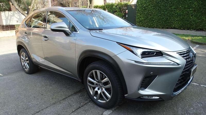 Usata Lexus NX300h Executive Line 155 CV (114 kW) 2018 Grigio SUV