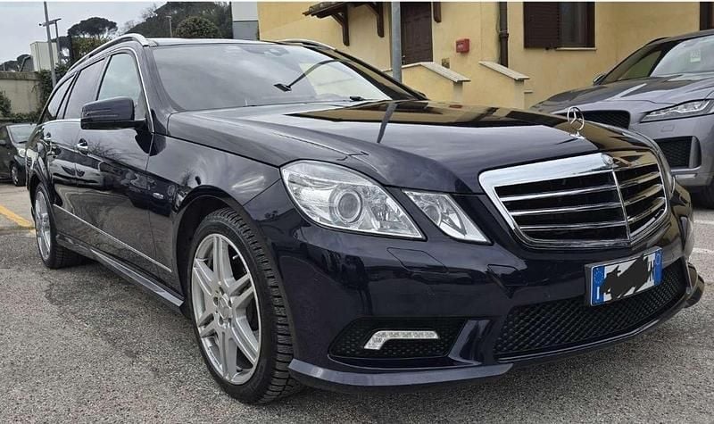Usata Mercedes E350 Avantgarde 265 CV (194 kW) 2011 Blu/azzurro Station wagon