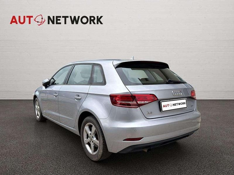 Usata Audi A3 Business 110 CV (80 kW) 2016 Argento Berlina