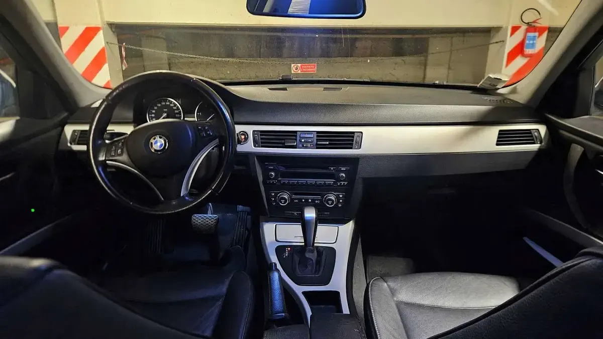 Usata BMW 320 Comfort Edition 177 CV (130 kW) 2009 Argento Station wagon