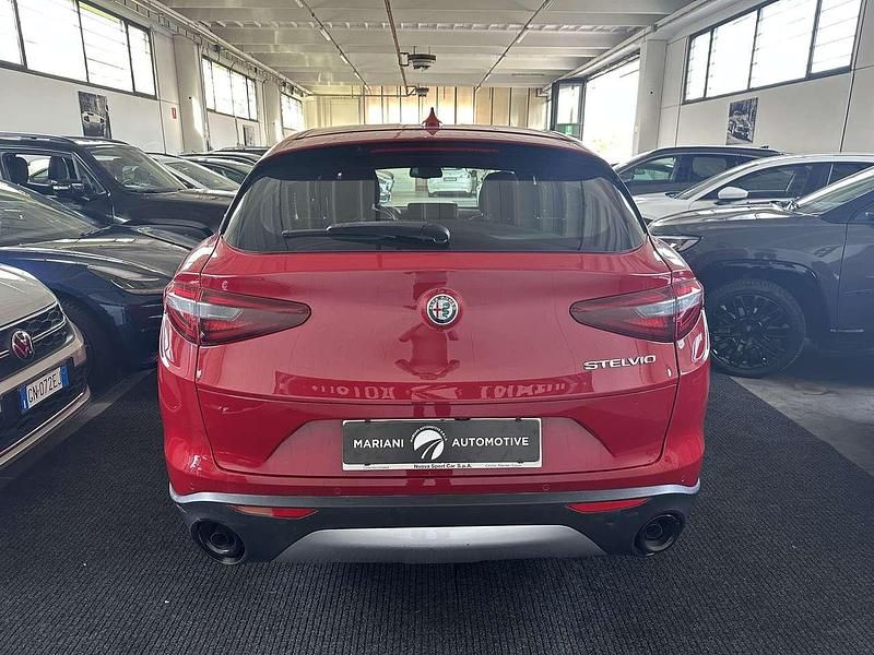 Usata Alfa Romeo Stelvio Business 160 CV (117 kW) 2022 Rosso SUV