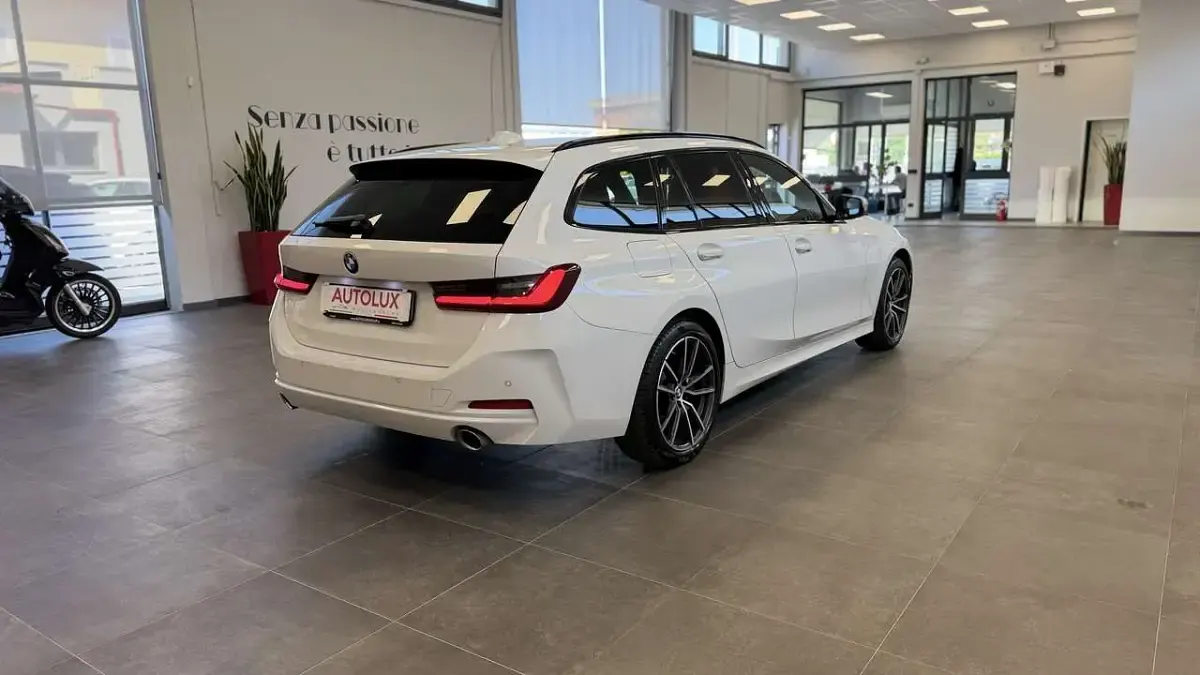 Usata BMW 318 156 CV (114 kW) 2022 Bianco Station wagon