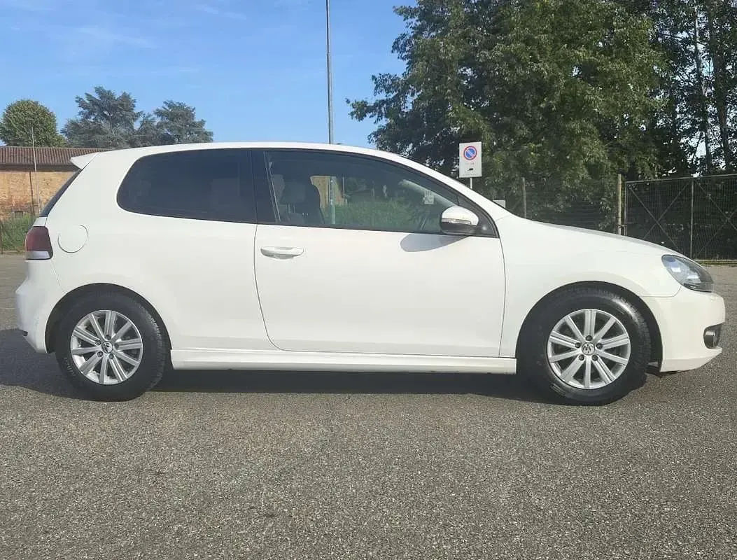Usata VW Golf VI 105 CV (77 kW) 2010 Utilitaria