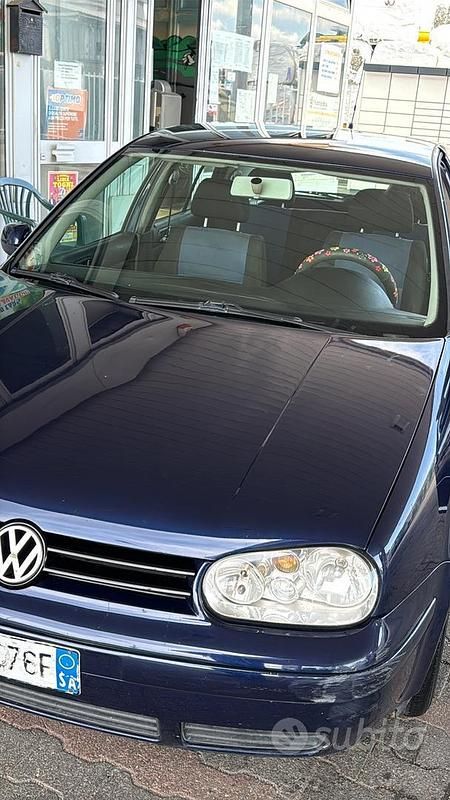Usata VW Golf IV 90 CV (66 kW) 2000 Blu Berlina