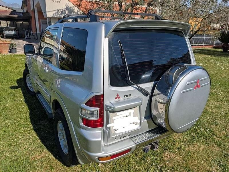 Usata Mitsubishi Pajero 165 CV (121 kW) 2000 Argento SUV