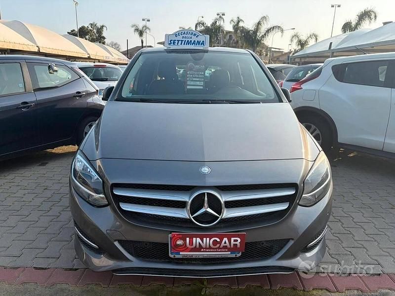 Usata Mercedes B180 Business 109 CV (80 kW) 2015 Monovolume