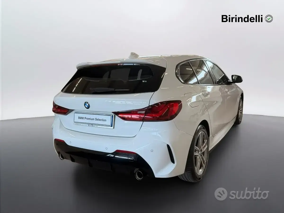 Usata BMW 118 M Sport 150 CV (110 kW) 2022 Alpin white pastello Monovolume
