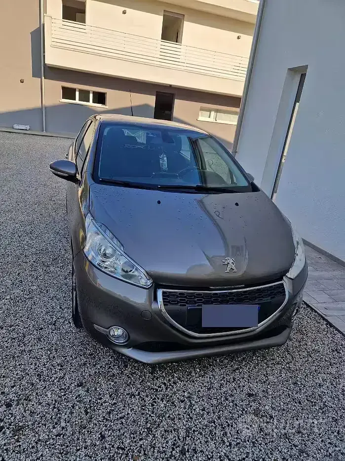 Usata Peugeot 208 Allure 82 CV (60 kW) 2012 Grigio Utilitaria