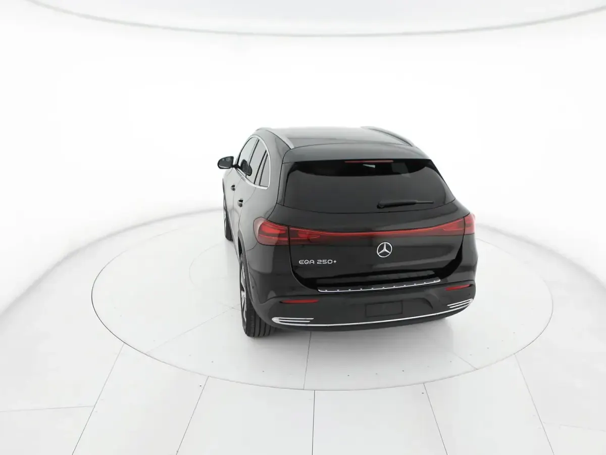 Nuova Mercedes EQA250+ Advanced 94 kW (129 CV) 2026 Nero notte SUV