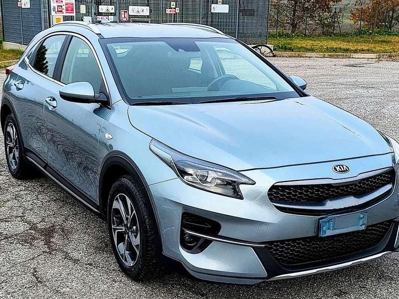 Usata Kia XCeed Urban 120 CV (88 kW) 2019 Argento SUV