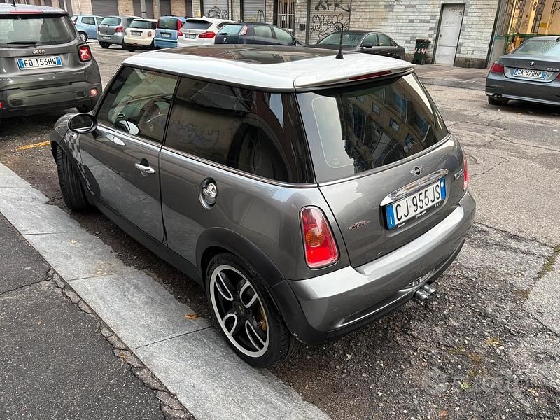 Usata Mini Cooper S 170 CV (125 kW) 2005 Grigio Utilitaria