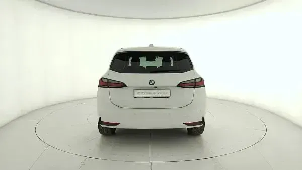 Usata BMW 218 Active Tourer Luxury Line 150 CV (110 kW) 2023 Bianca Monovolume