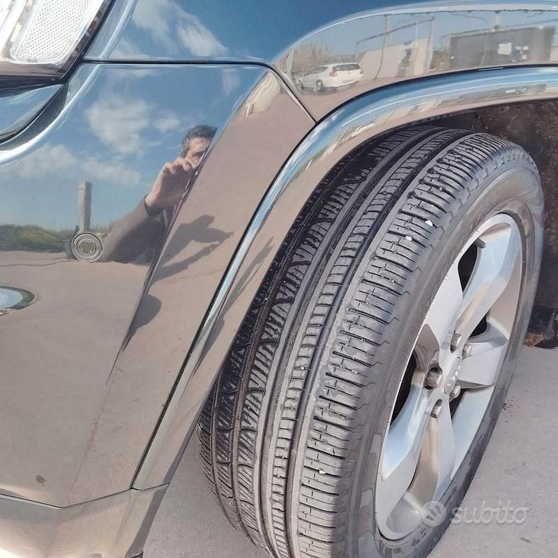 Usata Jeep Grand Cherokee Overland 250 CV (183 kW) 2014 Nero SUV