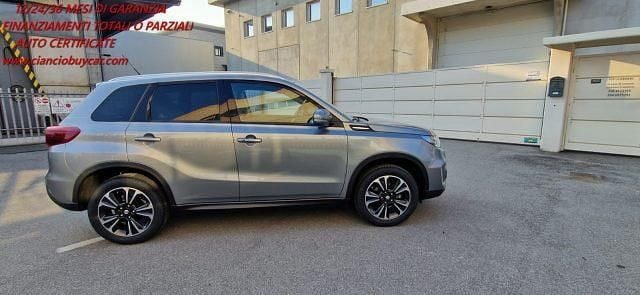 Usata Suzuki Vitara 102 CV (75 kW) 2023 Grigio SUV
